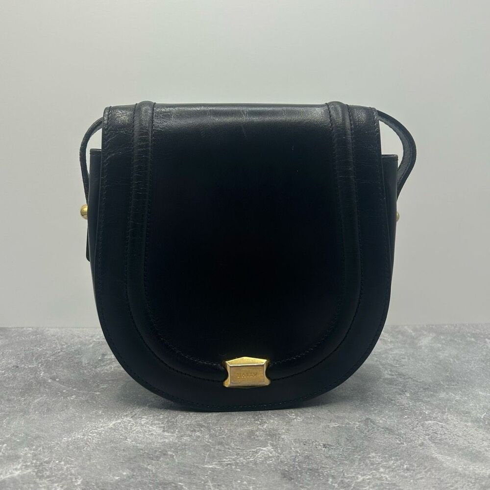 Vintage Bally Womens Black Leather Oval Saddle Crossbody Bag Purse Magnetic